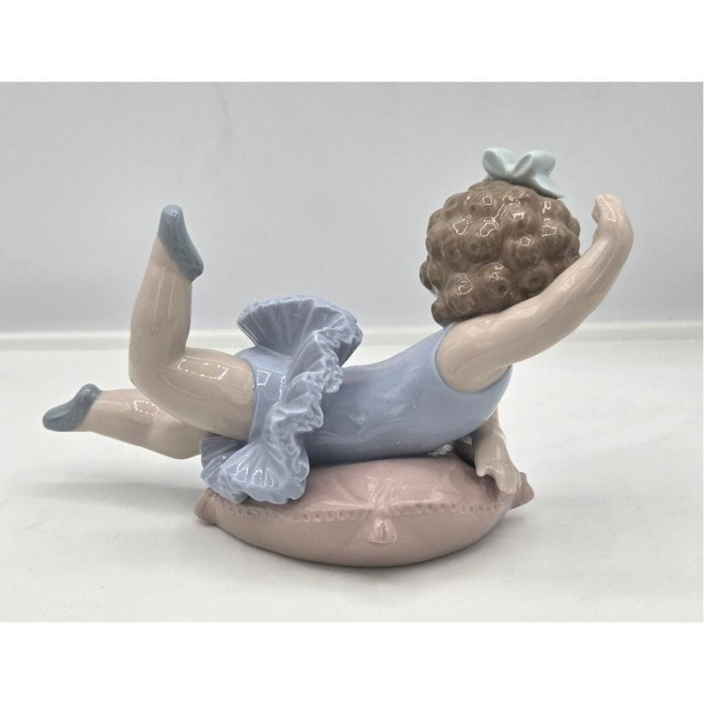 Lladro Retired Figurine 5472 Dreaming Ballerina Little‎ Girl on Pillow Glazed - Picture 3 of 7